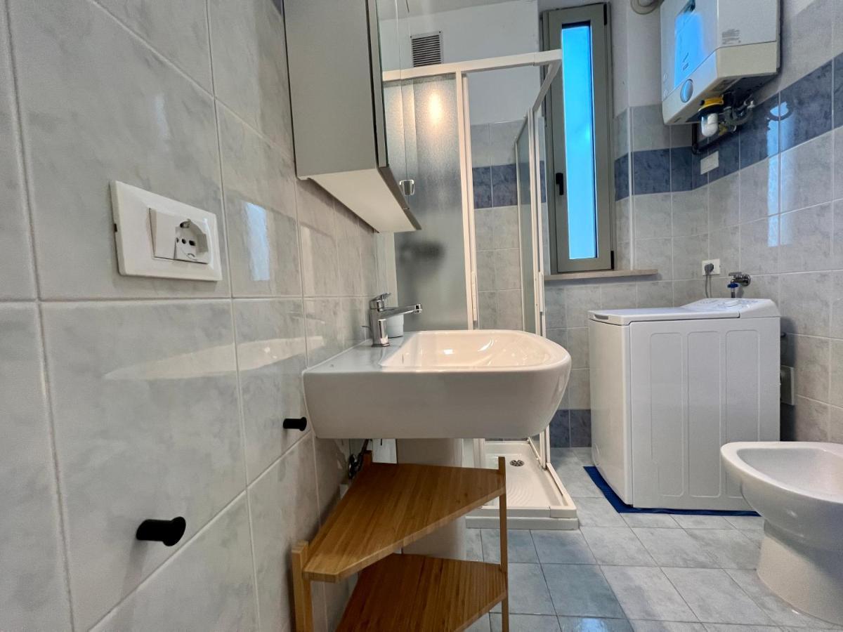 Prassitele Apartments Линяно Сабиадоро Екстериор снимка