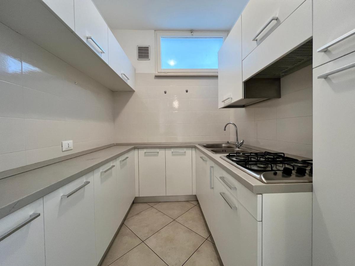 Prassitele Apartments Линяно Сабиадоро Екстериор снимка