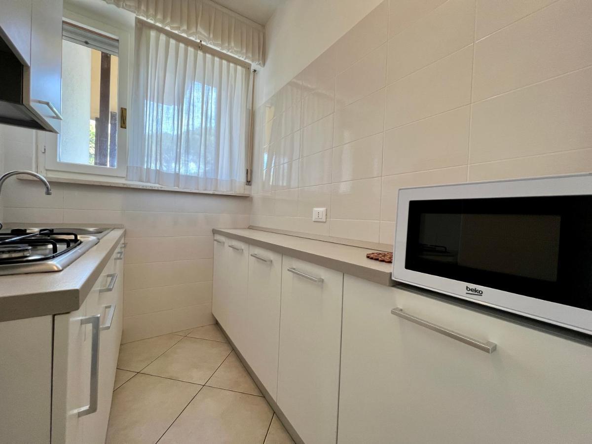 Prassitele Apartments Линяно Сабиадоро Екстериор снимка