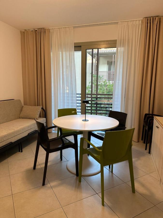 Prassitele Apartments Линяно Сабиадоро Екстериор снимка