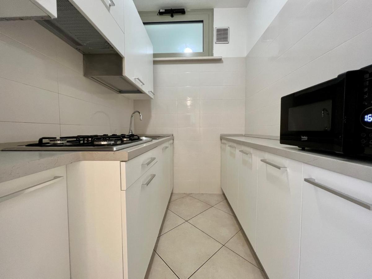 Prassitele Apartments Линяно Сабиадоро Екстериор снимка