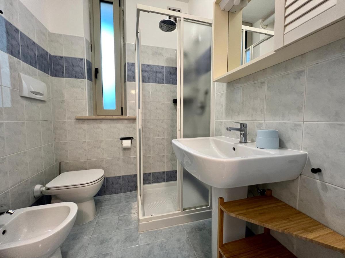 Prassitele Apartments Линяно Сабиадоро Екстериор снимка