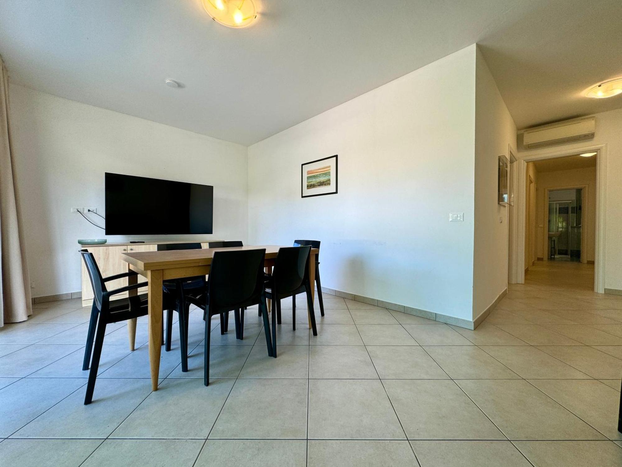 Prassitele Apartments Линяно Сабиадоро Екстериор снимка