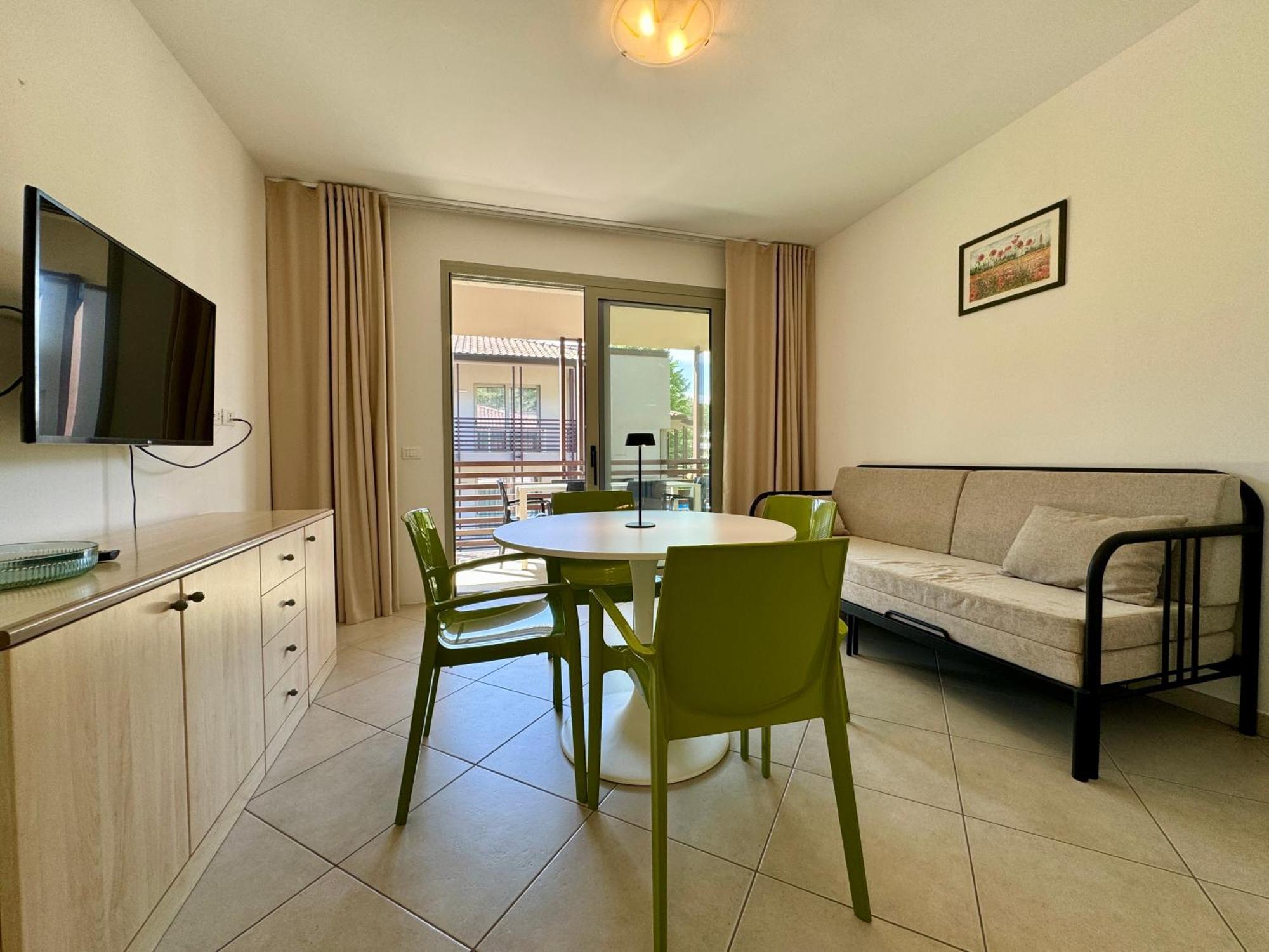 Prassitele Apartments Линяно Сабиадоро Екстериор снимка
